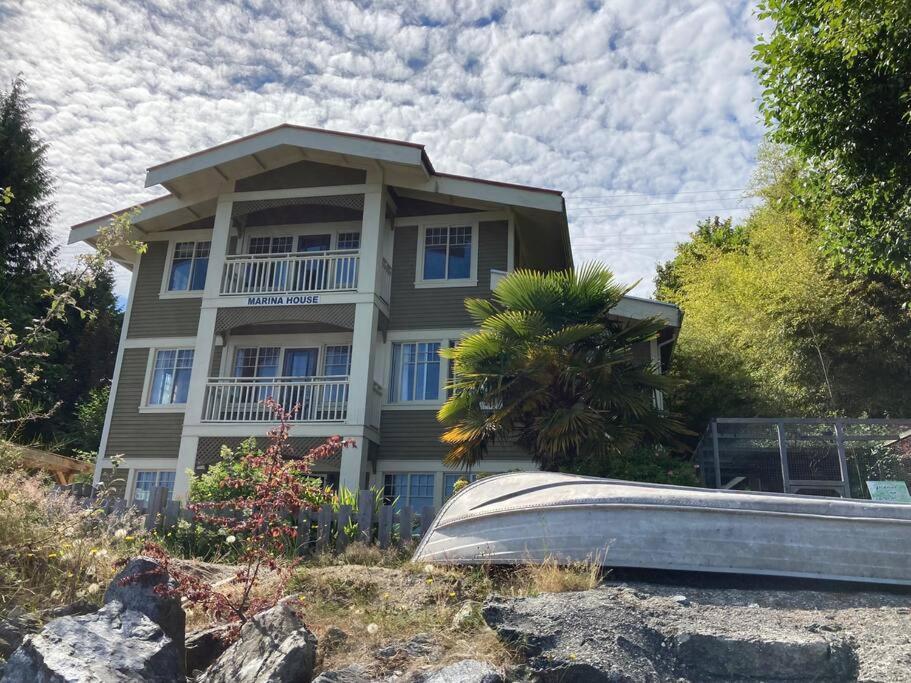 Iconic 3-Story Waterfront 'Marina House' W/ View Villa Gibsons Exterior photo