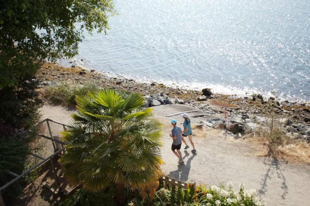 Iconic 3-Story Waterfront 'Marina House' W/ View Villa Gibsons Exterior photo