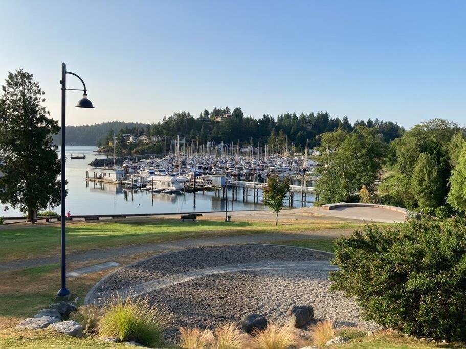Iconic 3-Story Waterfront 'Marina House' W/ View Villa Gibsons Exterior photo