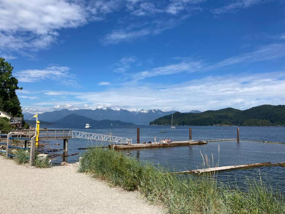 Iconic 3-Story Waterfront 'Marina House' W/ View Villa Gibsons Exterior photo