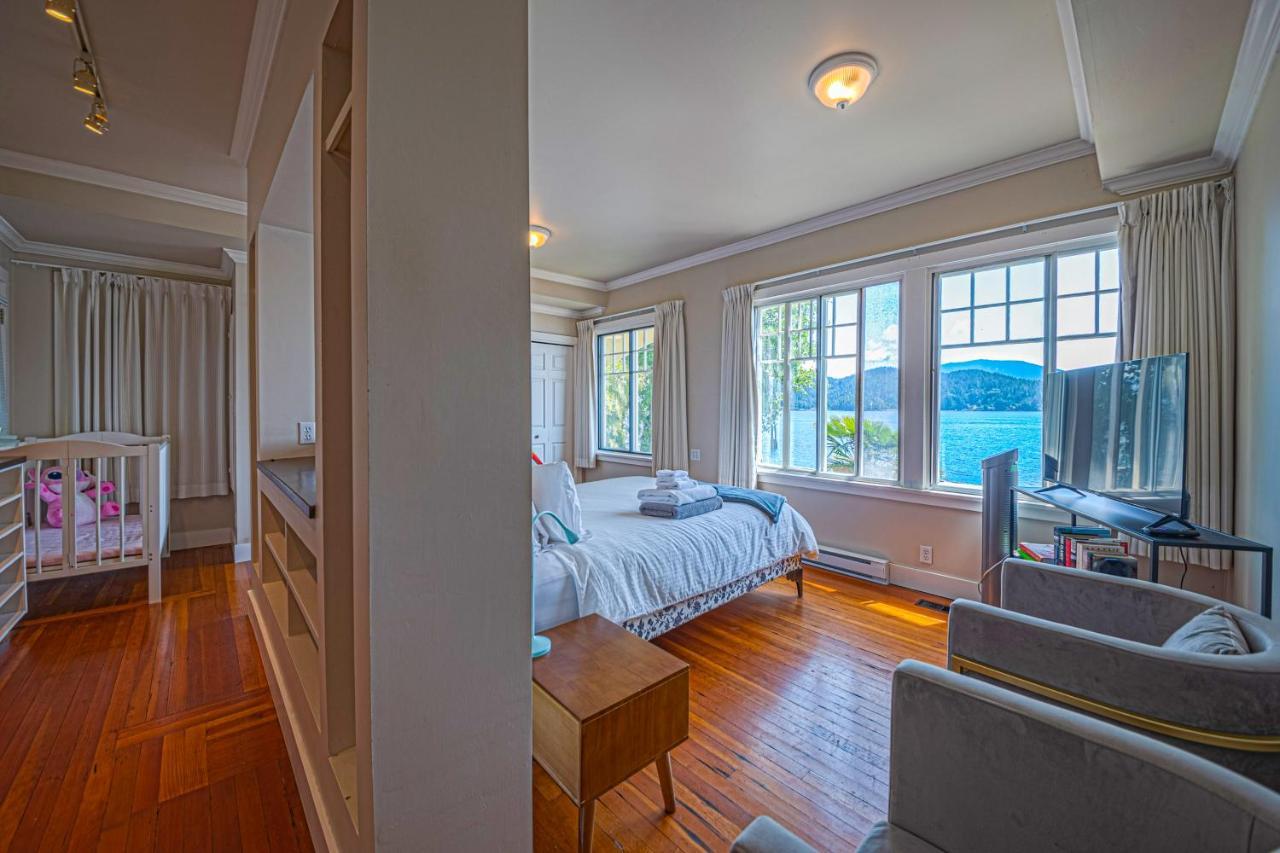 Iconic 3-Story Waterfront 'Marina House' W/ View Villa Gibsons Exterior photo